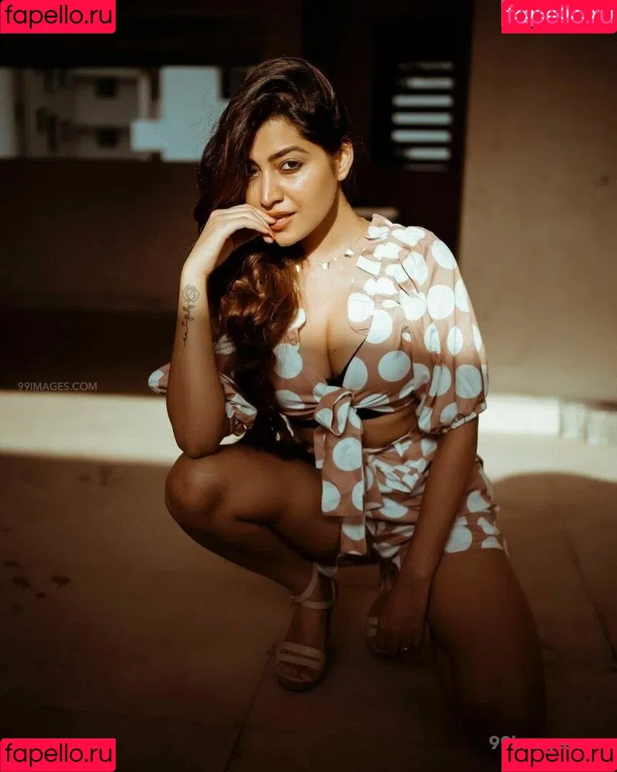 Simran Kaur Hundal Onlyfans Photo Gallery 