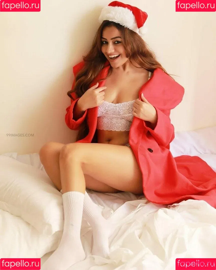 Simran Kaur Hundal Onlyfans Photo Gallery 