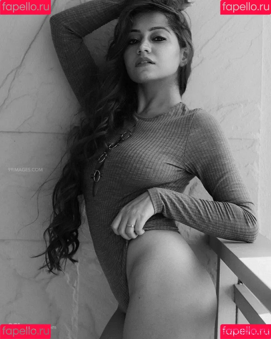 Simran Kaur Hundal Onlyfans Photo Gallery 
