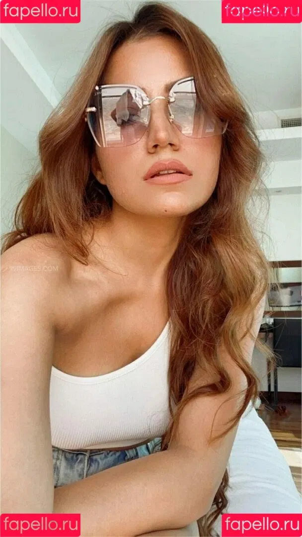 Simran Kaur Hundal Onlyfans Photo Gallery 