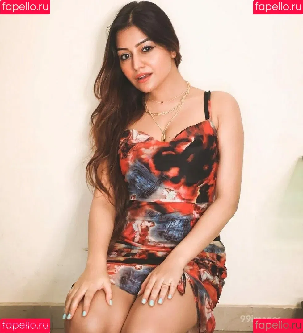 Simran Kaur Hundal Onlyfans Photo Gallery 