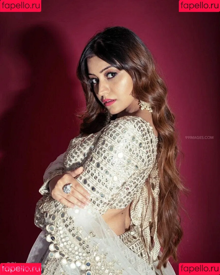 Simran Kaur Hundal Onlyfans Photo Gallery 