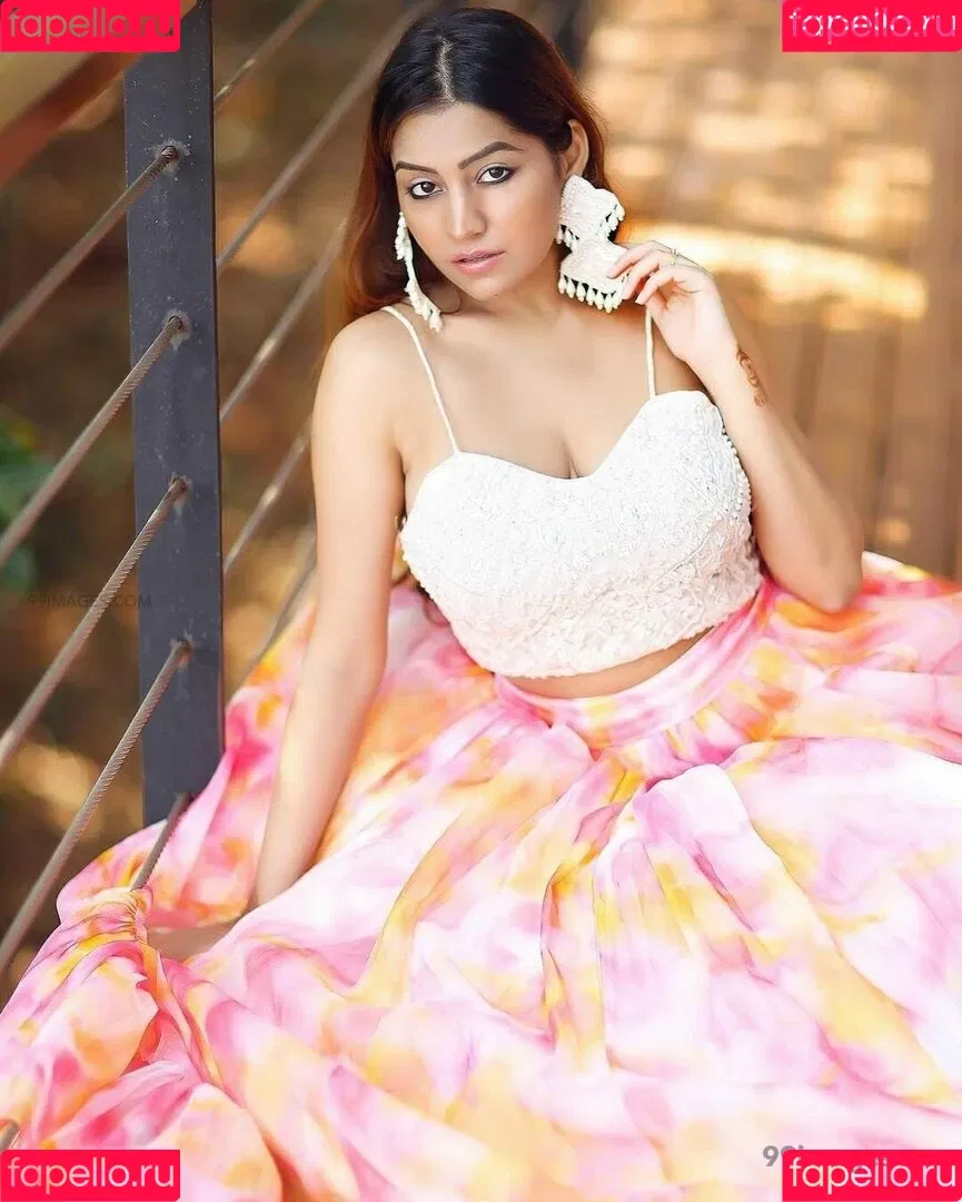 Simran Kaur Hundal Onlyfans Photo Gallery 