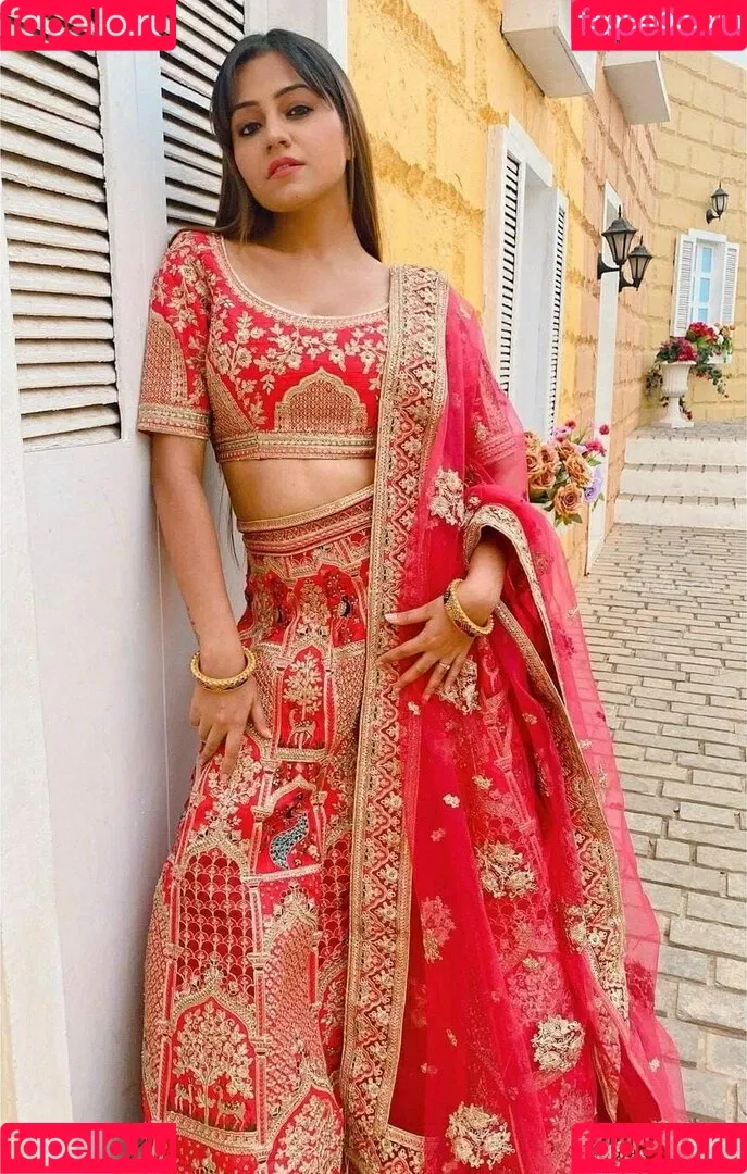 Simran Kaur Hundal Onlyfans Photo Gallery 