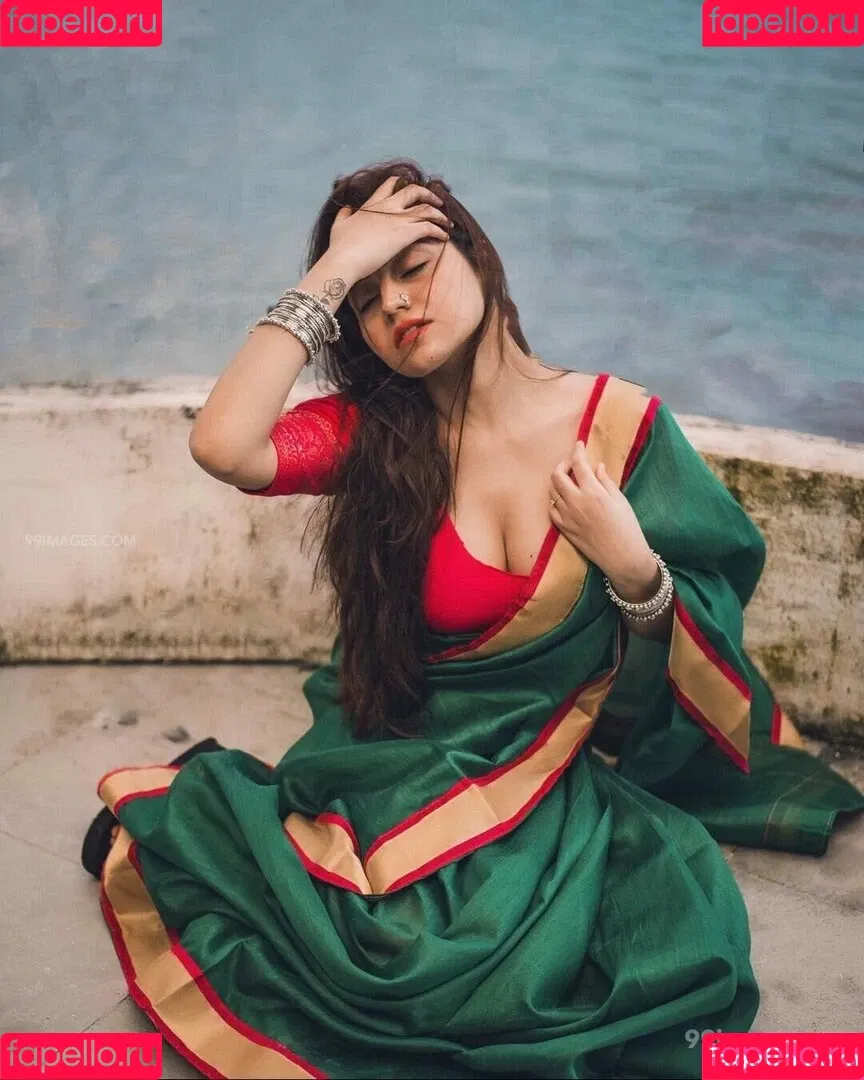 Simran Kaur Hundal Onlyfans Photo Gallery 