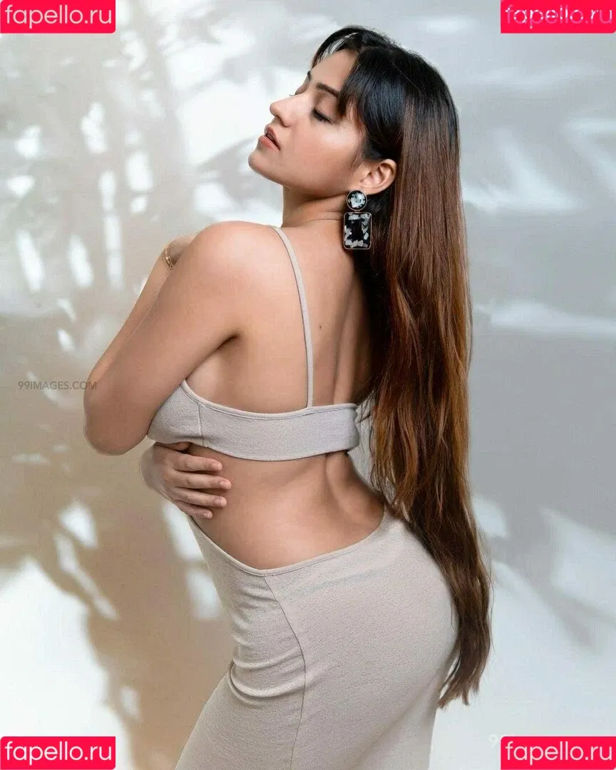 Simran Kaur Hundal Onlyfans Photo Gallery 