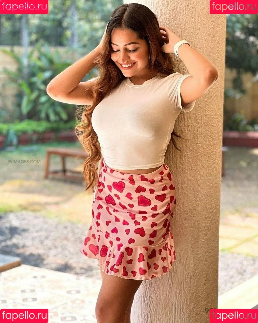 Simran Kaur Hundal Onlyfans Photo Gallery 