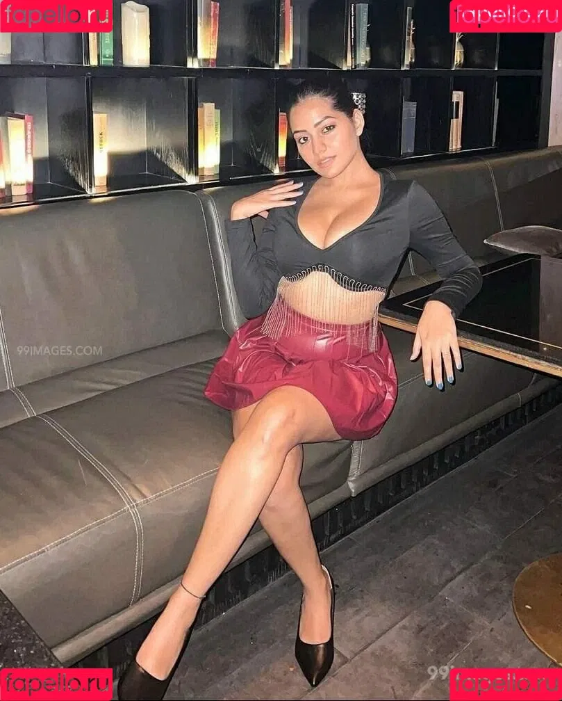 Simran Kaur Hundal Onlyfans Photo Gallery 