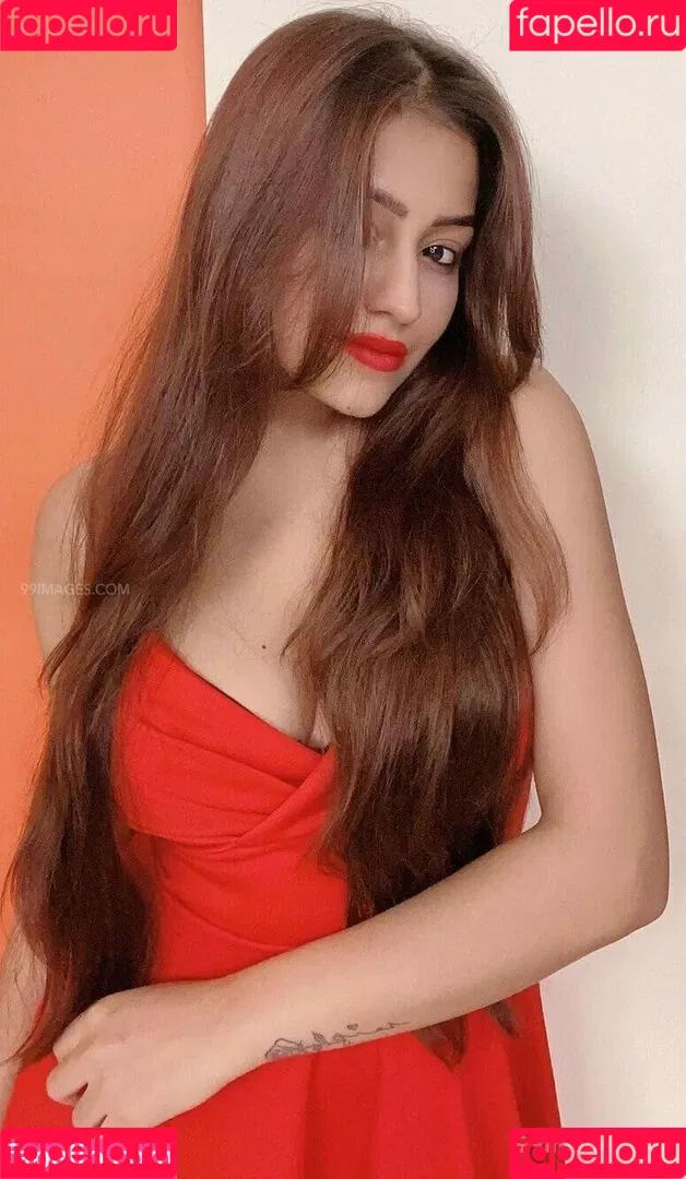 Simran Kaur Hundal Onlyfans Photo Gallery 