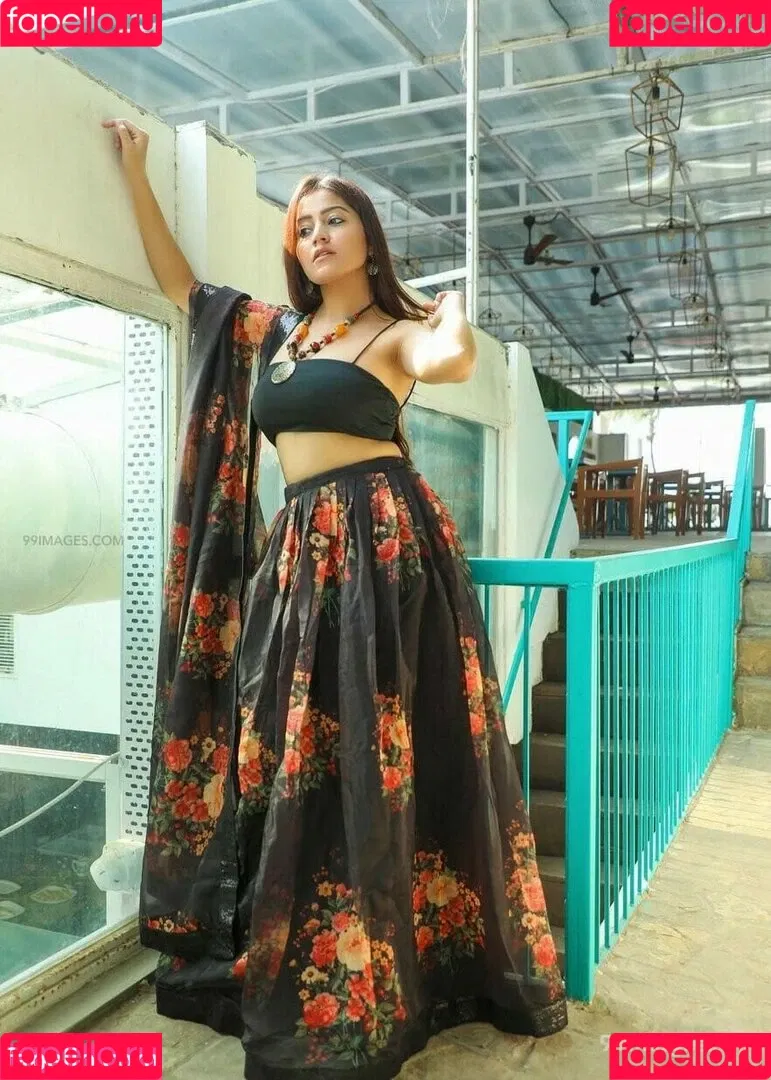 Simran Kaur Hundal Onlyfans Photo Gallery 