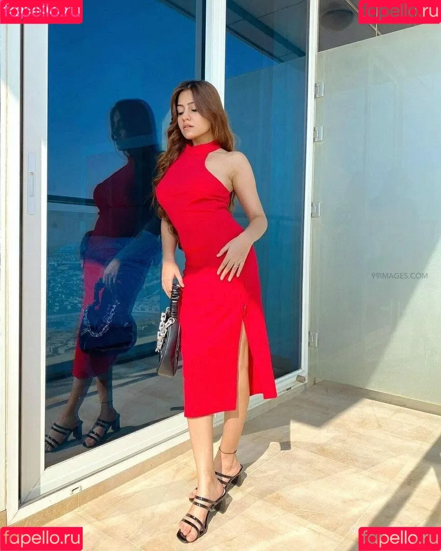 Simran Kaur Hundal Onlyfans Photo Gallery 