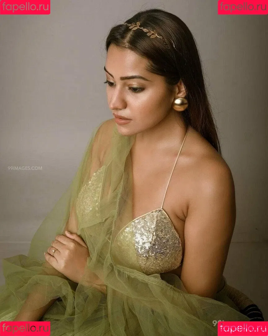 Simran Kaur Hundal Onlyfans Photo Gallery 