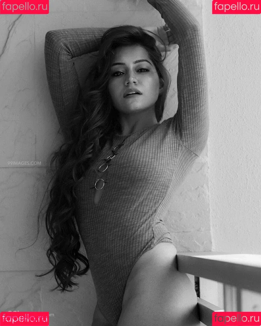 Simran Kaur Hundal Onlyfans Photo Gallery 