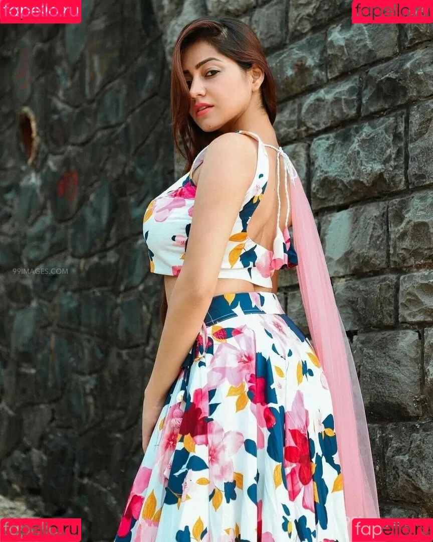 Simran Kaur Hundal Onlyfans Photo Gallery 