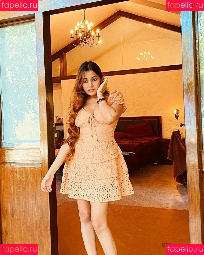 Simran Kaur Hundal Onlyfans Photo Gallery 
