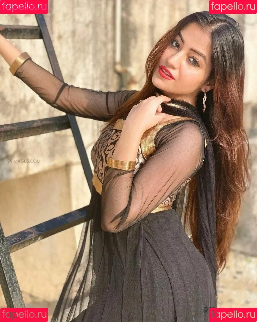 Simran Kaur Hundal Onlyfans Photo Gallery 