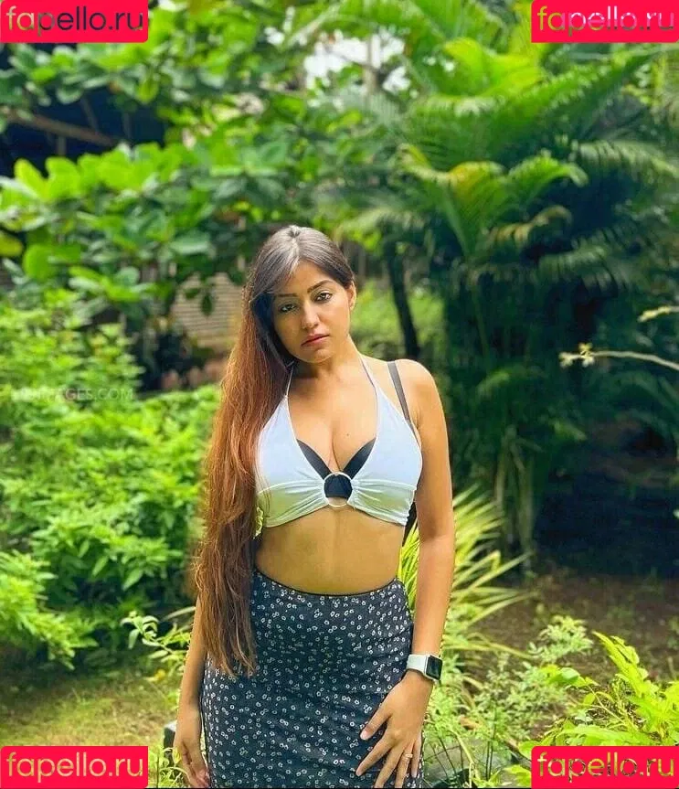 Simran Kaur Hundal Onlyfans Photo Gallery 