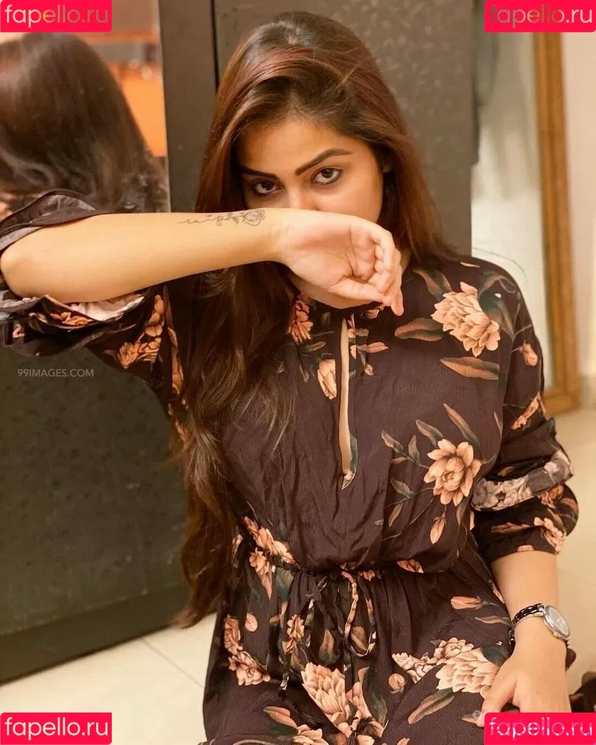 Simran Kaur Hundal Onlyfans Photo Gallery 