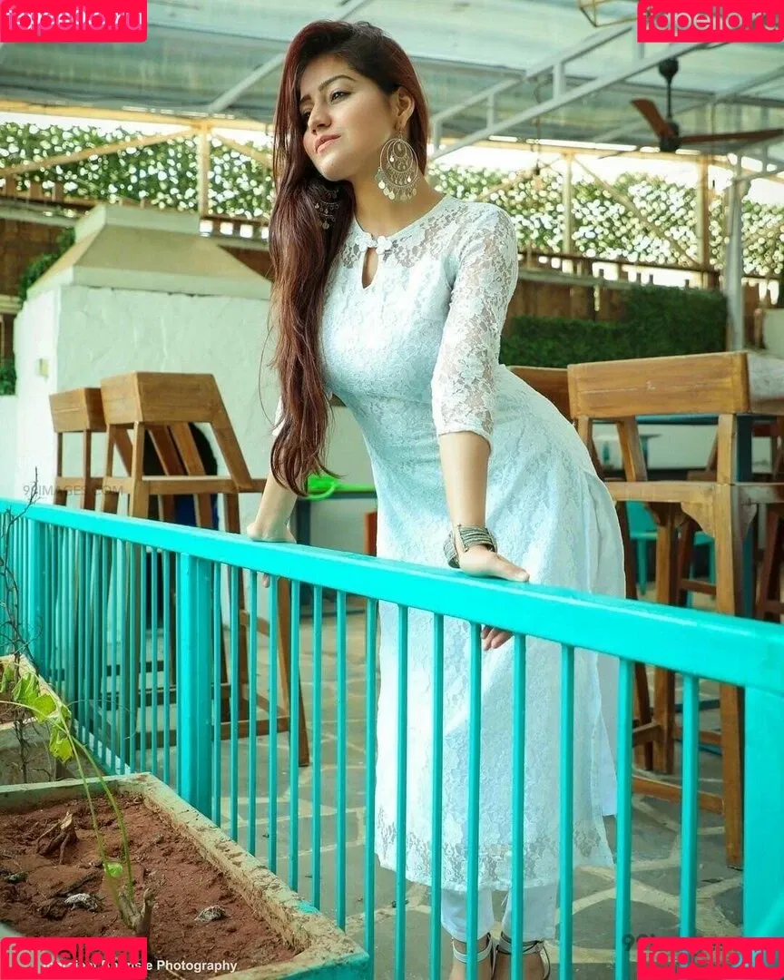 Simran Kaur Hundal Onlyfans Photo Gallery 