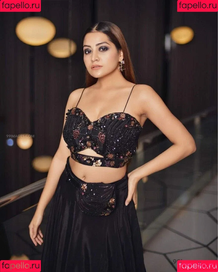 Simran Kaur Hundal Onlyfans Photo Gallery 