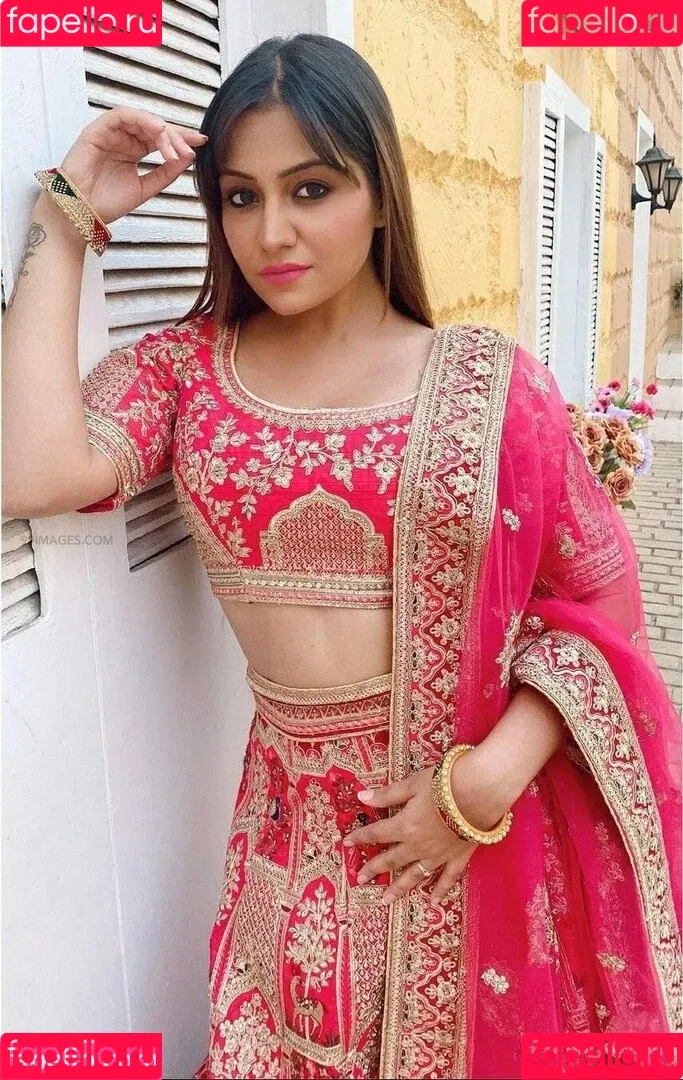 Simran Kaur Hundal Onlyfans Photo Gallery 