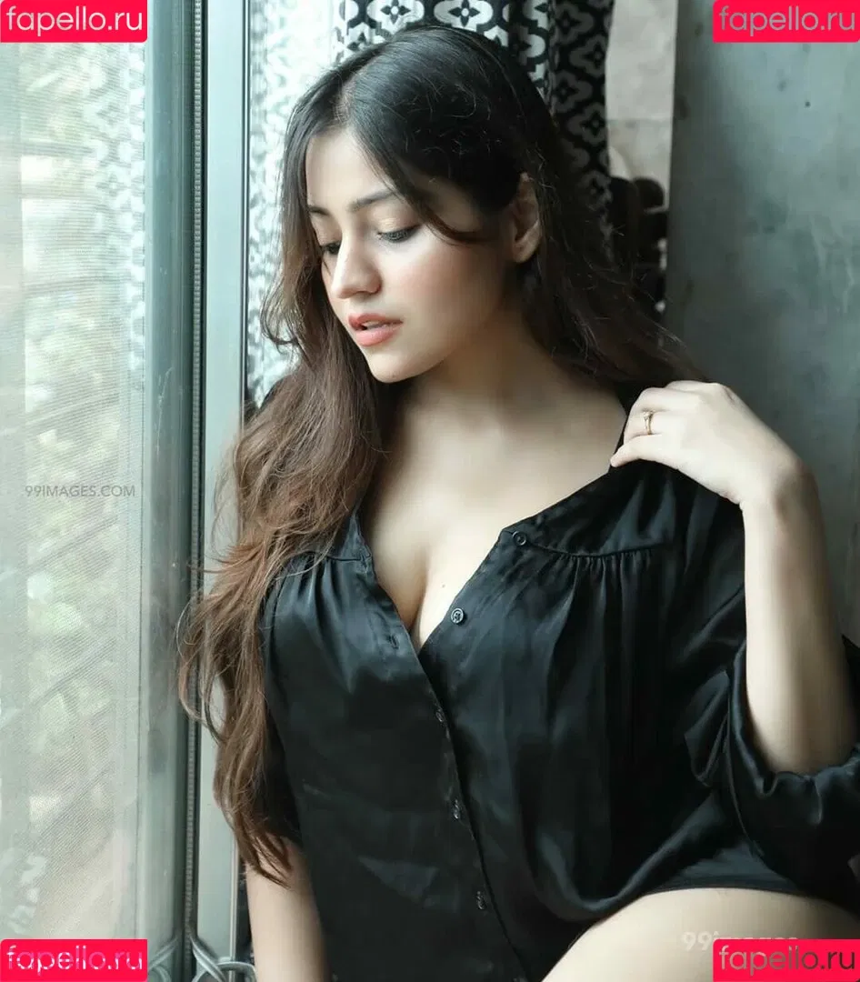 Simran Kaur Hundal Onlyfans Photo Gallery 