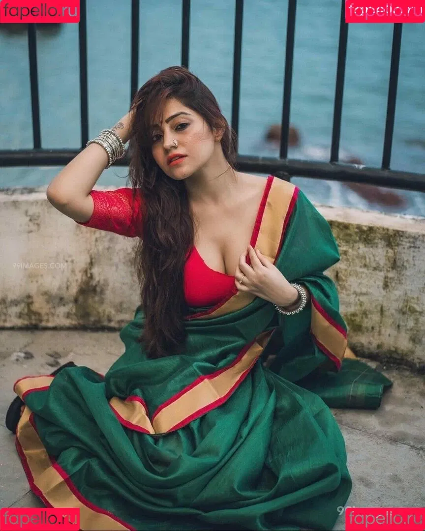 Simran Kaur Hundal Onlyfans Photo Gallery 