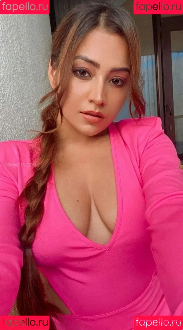Simran Kaur Hundal Onlyfans Photo Gallery 
