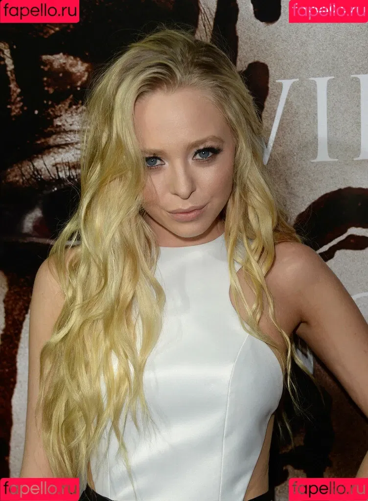 Portia Doubleday Onlyfans Photo Gallery 