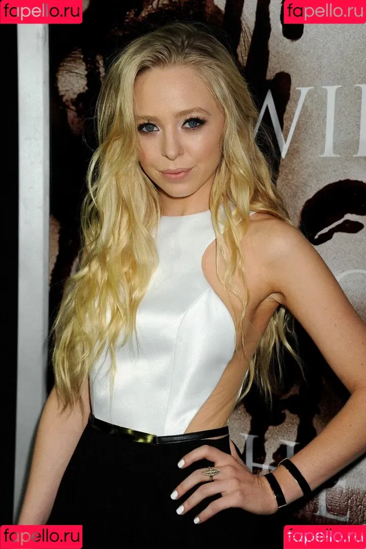 Portia Doubleday Onlyfans Photo Gallery 