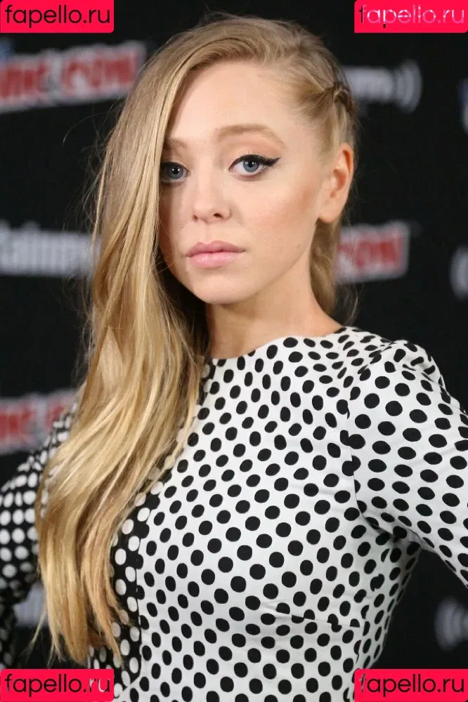 Portia Doubleday Onlyfans Photo Gallery 