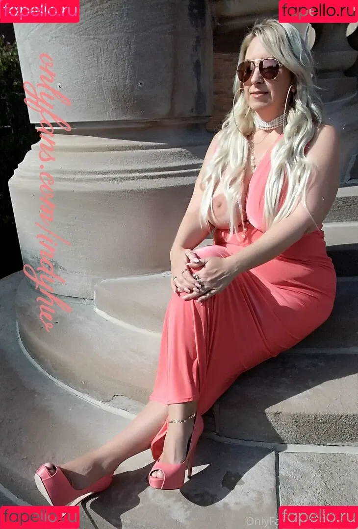indyhw Onlyfans Photo Gallery 