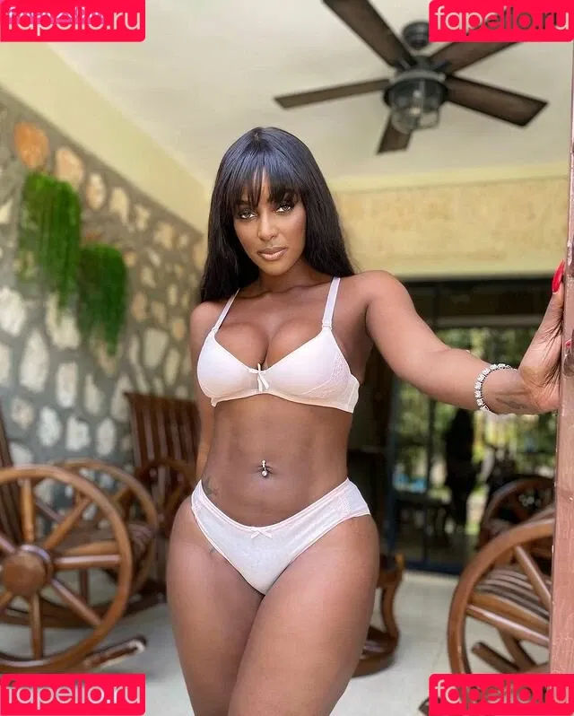 Amara La Negra Onlyfans Photo Gallery 