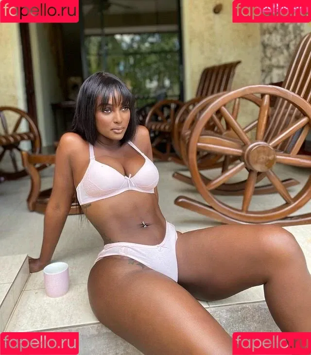 Amara La Negra Onlyfans Photo Gallery 