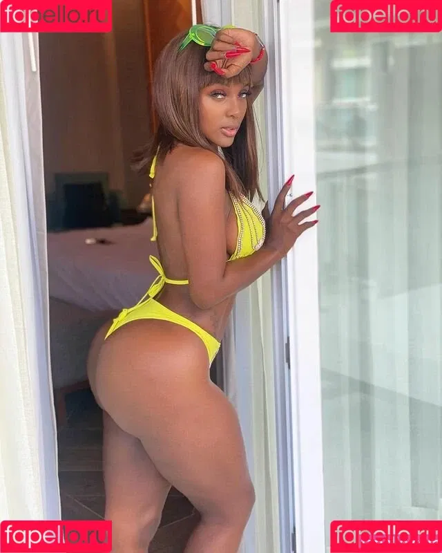 Amara La Negra Onlyfans Photo Gallery 