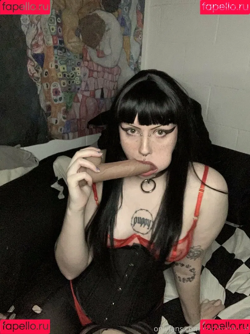 gothbabybrat Onlyfans Photo Gallery 