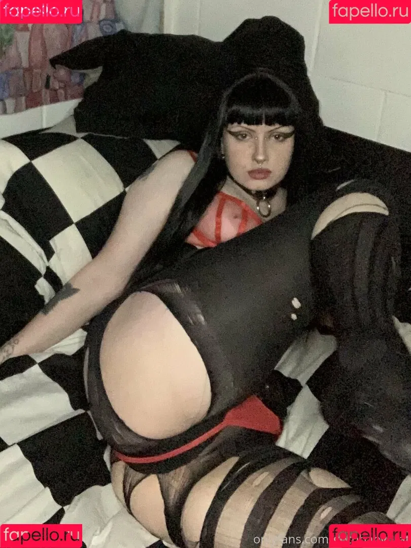 gothbabybrat Onlyfans Photo Gallery 