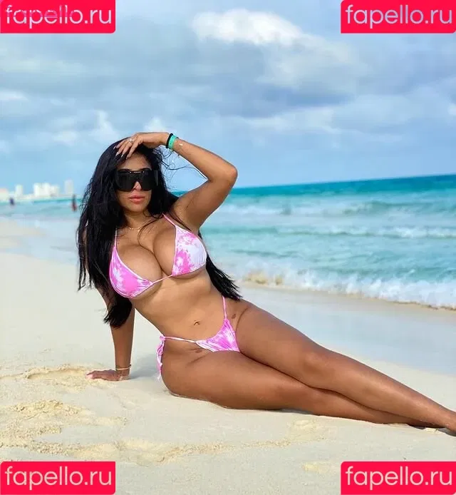 thaliamcix Onlyfans Photo Gallery 