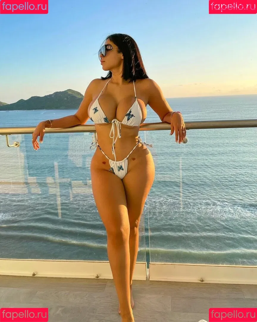 thaliamcix Onlyfans Photo Gallery 