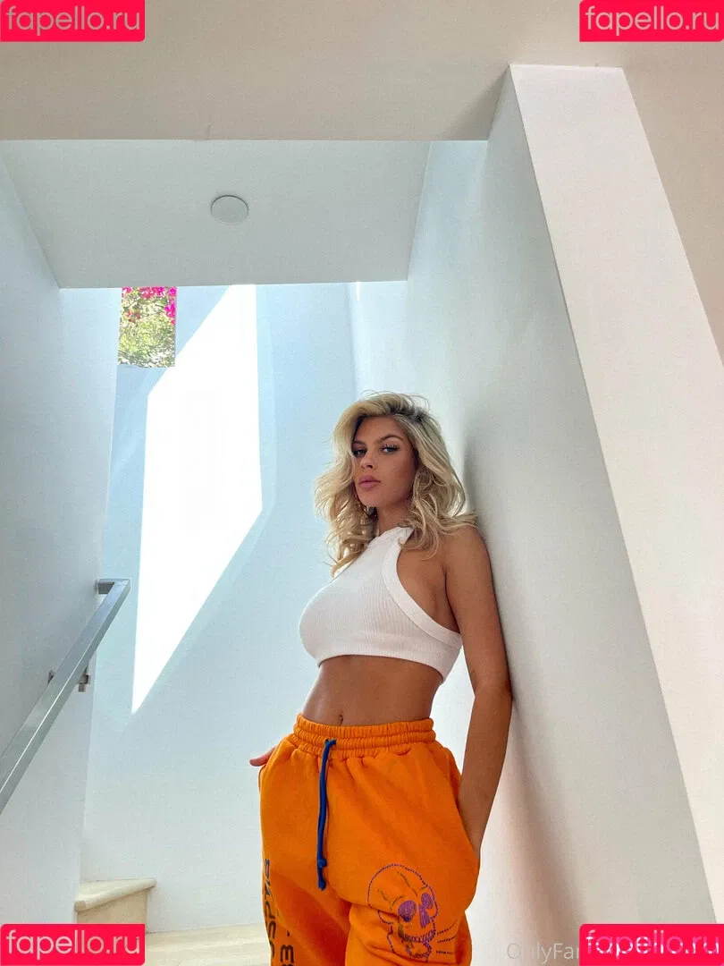 mikahl Onlyfans Photo Gallery 