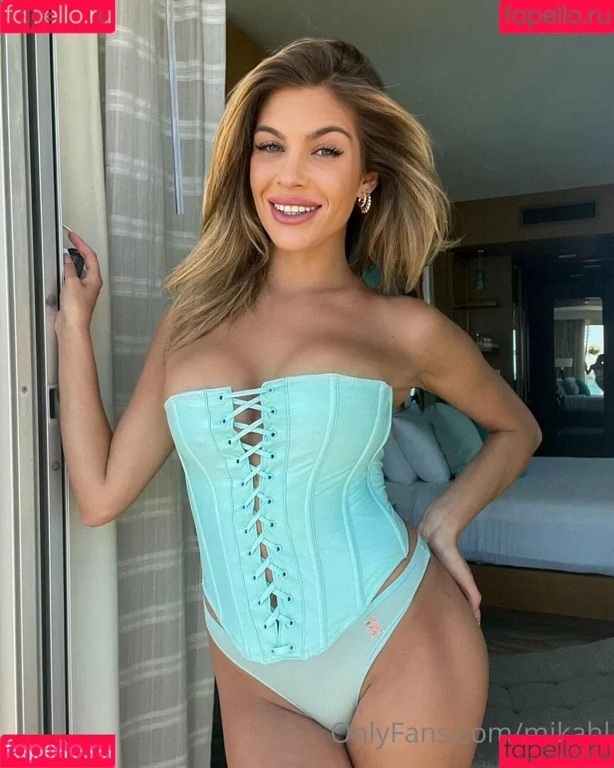 mikahl Onlyfans Photo Gallery 