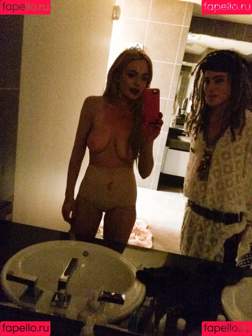 Lindsay Lohan Onlyfans Photo Gallery 