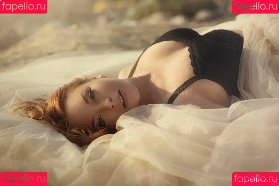 Lindsay Lohan Onlyfans Photo Gallery 