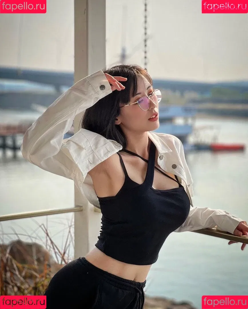 Larissa Rochefort Onlyfans Photo Gallery 
