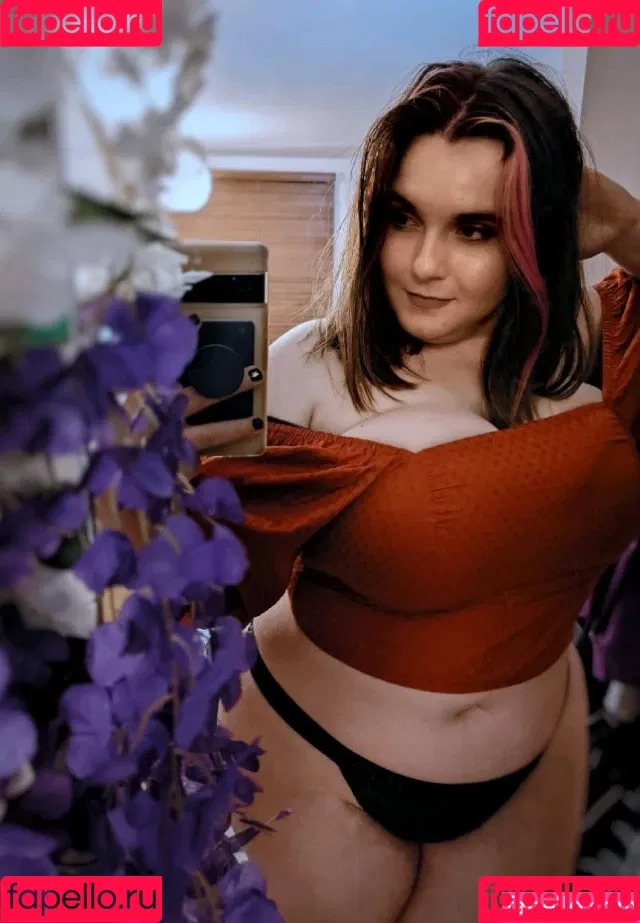 EmStreams Onlyfans Photo Gallery 