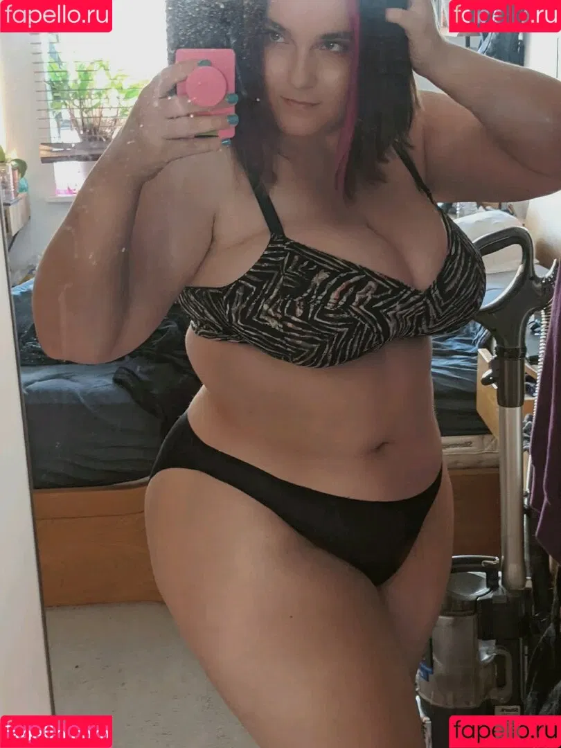 EmStreams Onlyfans Photo Gallery 