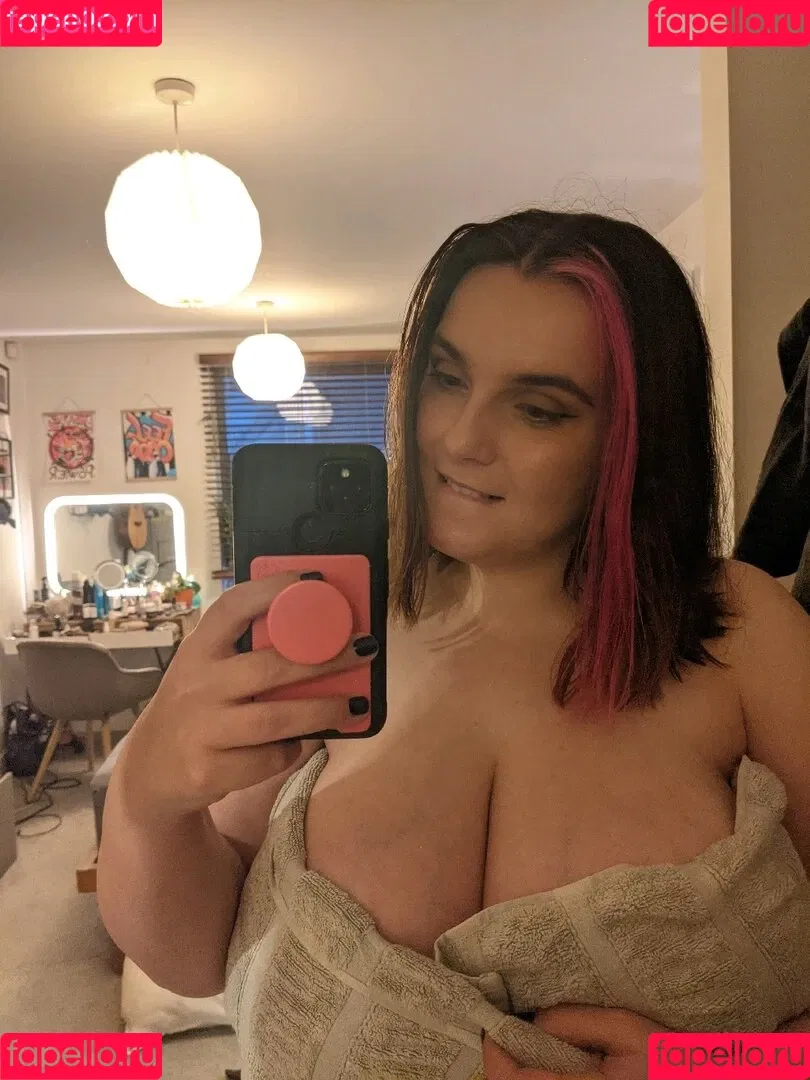 EmStreams Onlyfans Photo Gallery 