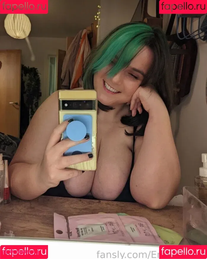 EmStreams Onlyfans Photo Gallery 