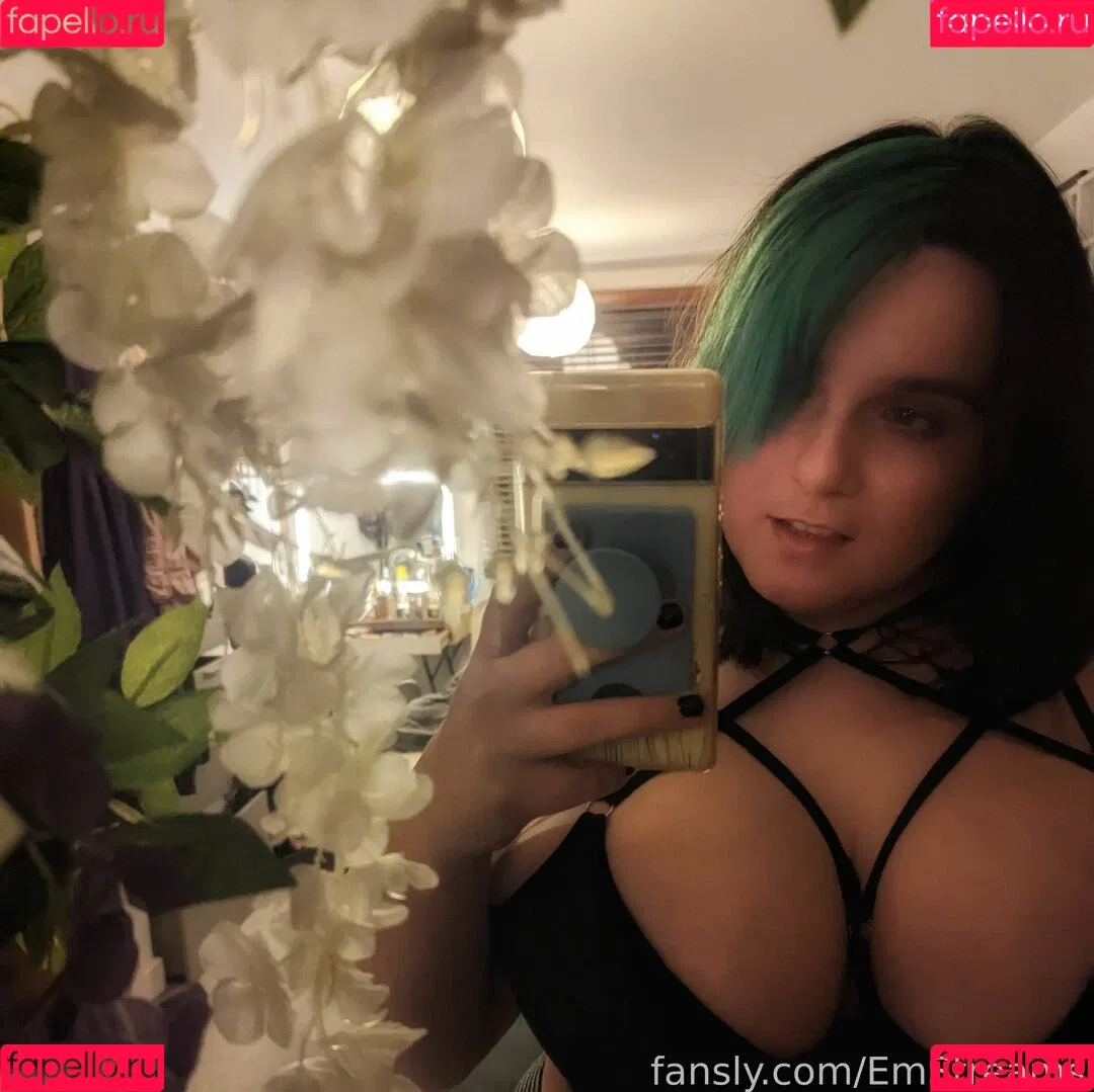 EmStreams Onlyfans Photo Gallery 