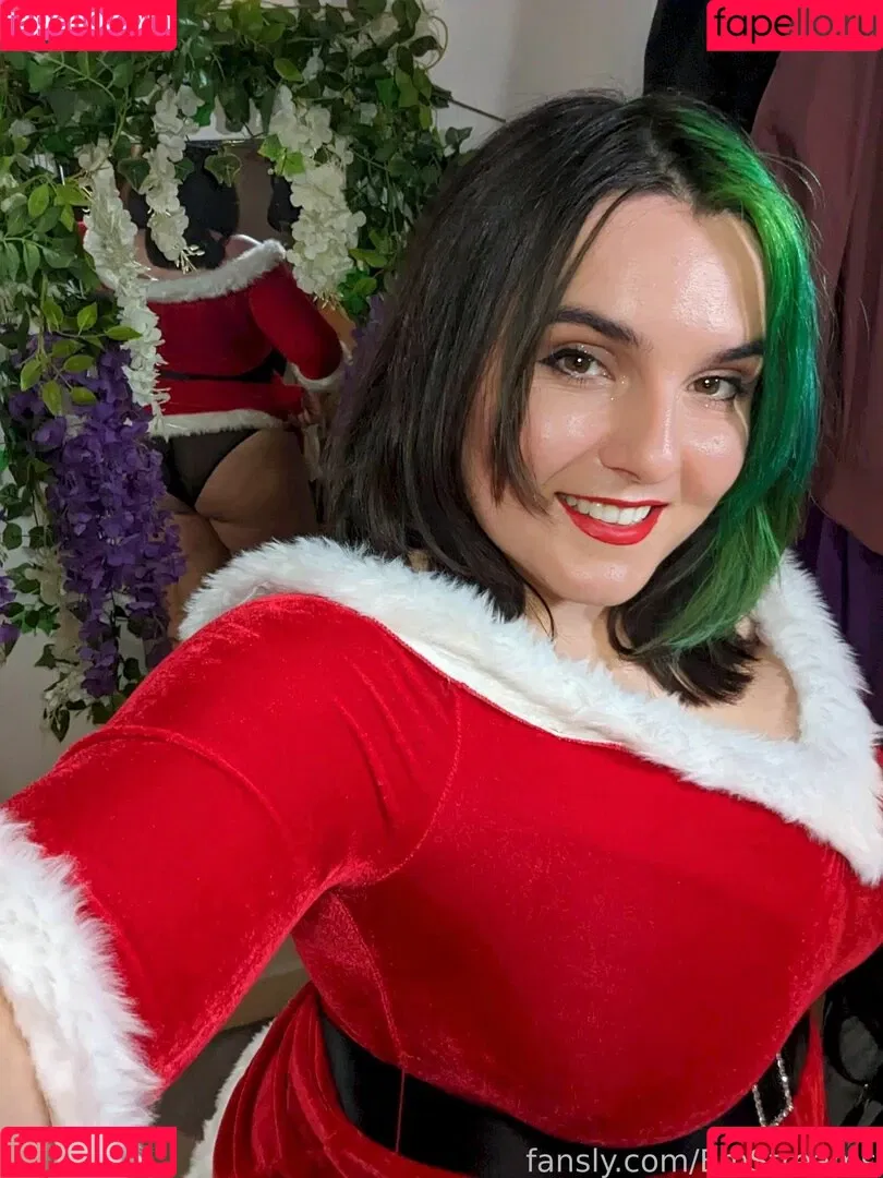 EmStreams Onlyfans Photo Gallery 